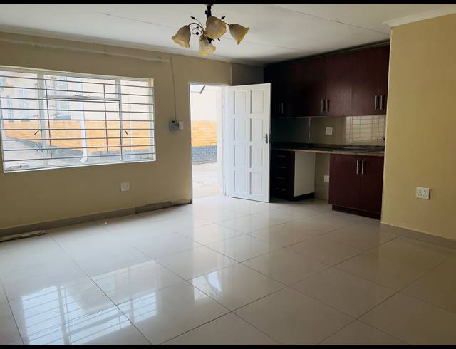 1 bed property to rent in HIGHLANDS NORTH